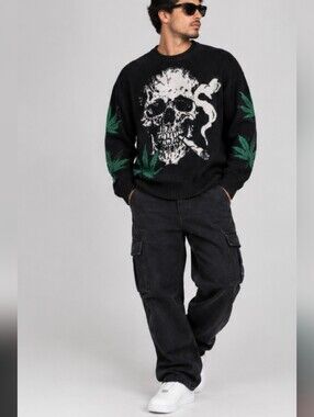 GSTR NWT Men’s Medium Crew Neck Black Skull Sweater with Green Leaf Design
